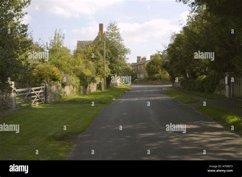 Little Tew Village Hi Res Stock Photography And Images Alamy