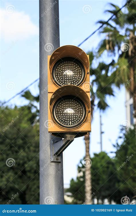 Traffic light in amber stock image. Image of life, lighting - 102002169