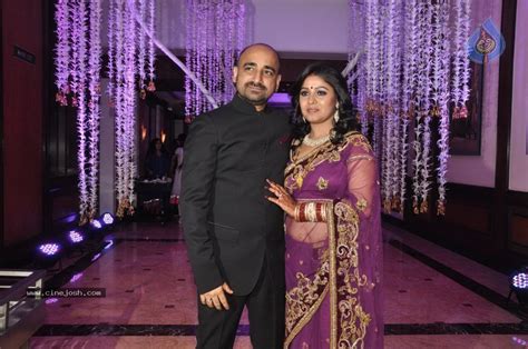 Singer Sunidhi Chauhan Wedding Reception - Photo 21 of 64