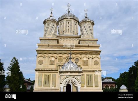 Manastirea Curtea De Arges Stock Photo Alamy