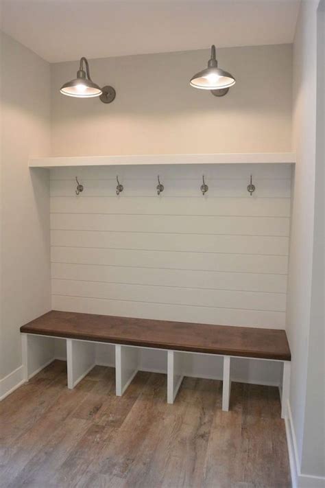 Adorable Rustic Farmhouse Mudroom Bench Ideas Https Decorecor