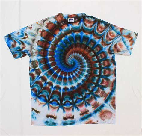 How To Tie A Tie Dye Shirt To Make A Spiral Whodoto