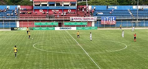 Hat Trick De Bruno Santos Volta Redonda Goleia Friburguense Em