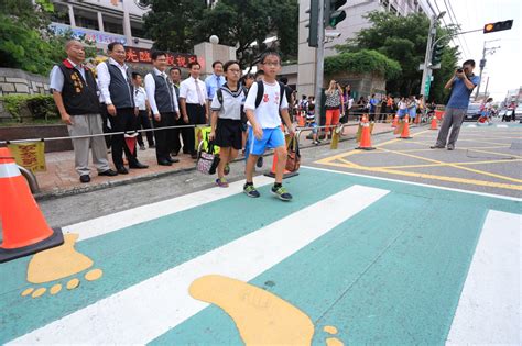 臺中市政府全球資訊網 市政新聞 中市推出全國首創綠斑馬 打造學童及行人安全通行環境