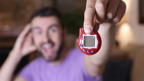 Vuelve el Tamagotchi Y se convierte en el juguete más vendido en