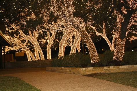 Best Spots to See Christmas Lights Texas in 2023 - VERY TRULY TEXAS