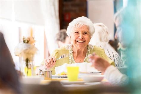 Assisted Living Dietary Programs And Nutrition Support For Seniors