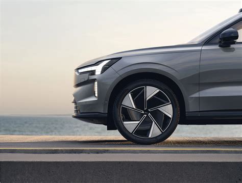 The 2023 Volvo EX90 is a stunning electric SUV that delivers on sound ...