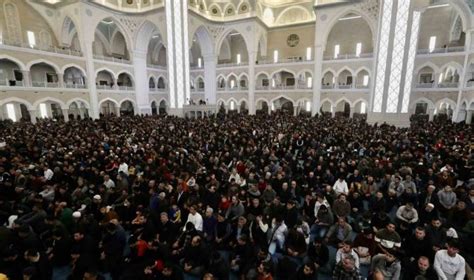 Ramazan Ay N N M Jdeleyicisi Berat Kandili Ahinbey Millet Camii Ve