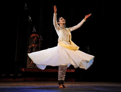 Awesome Choreographic Style Of Kathak Dance Indian Classical Dancer