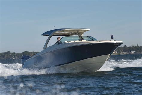 Lancha Express Cruiser Motor De Centro Launch Gt Chris Craft