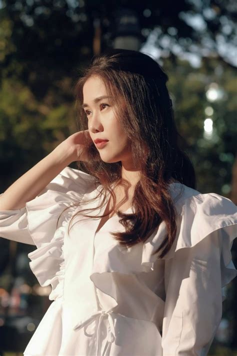 Trở về từ Đà Nẵng nàng hot girl dù chỉ ở yên trong nhà vẫn bất chấp để