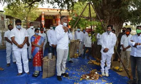 Siddipet Harish Rao Inaugurates Paddy Procurement Centres