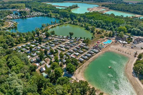 Pr S De La Fontaine Camping De Luxe Seine Et Marne Gouaix