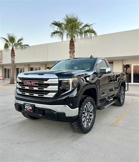 GMC SIERRA SLE 2024 NEGRA JM Automotriz