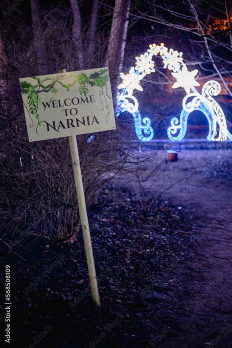 Tabliczka Welcome To Narnia W Lumina Park W Poznaniu Stock Photo