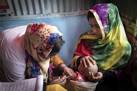 Les Femmes Contribuent à Lefficacité De Laide Humanitaire Mais Sont