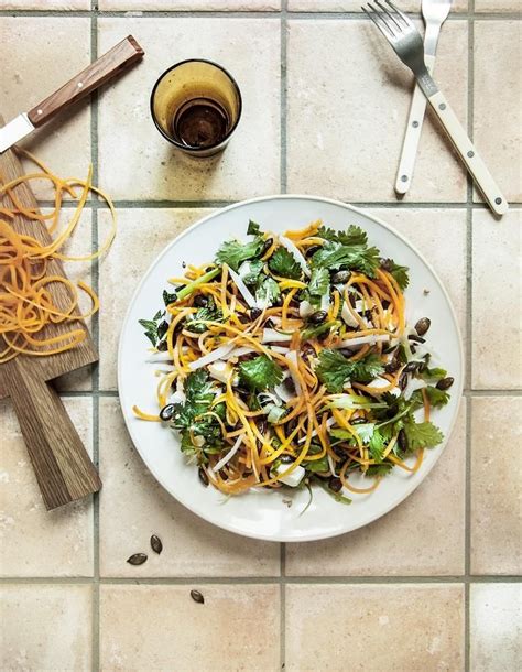 Salade De Butternut Cru Pour Personnes Recettes Elle Table