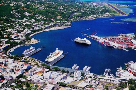 Vue A Rienne Du Port De Papeete