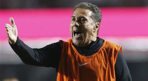 Luxemburgo vê méritos do São Paulo e explica derrota do Corinthians