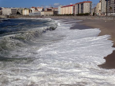 La actualidad de Coruña en imágenes Mareas vivas en las playas de