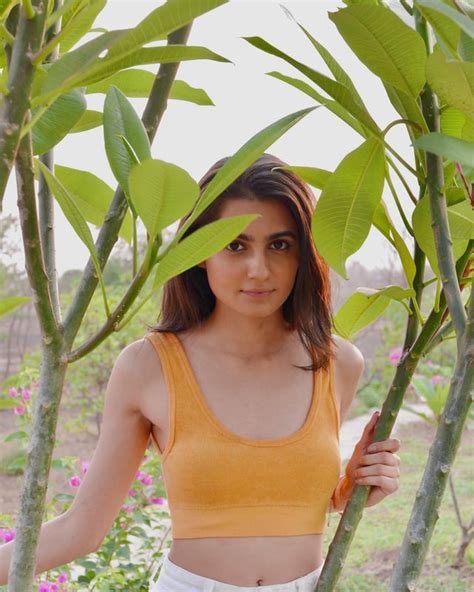 Hot Sexy Vedika Pinto Bikini Pics