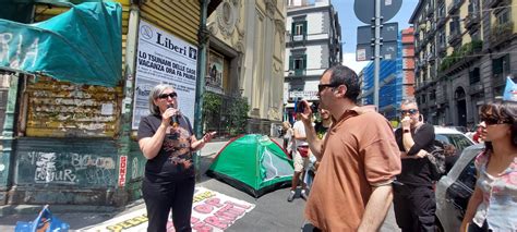 A Napoli Il Corteo Anti Gentrificazione Per Il Diritto All Abitare