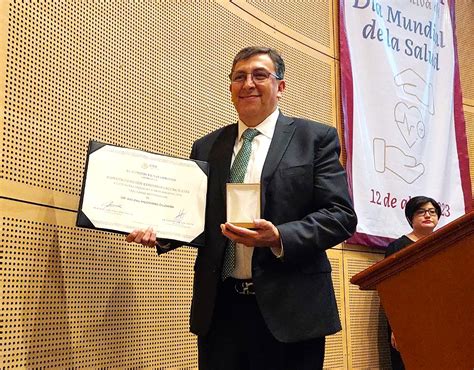 Reciben doctor Rafael Medrano Guzmán director del Hospital de Oncología