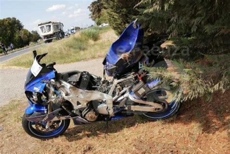 Ancora Sangue Sulle Strade Tragico Incidente Tra Camion E Moto Muore