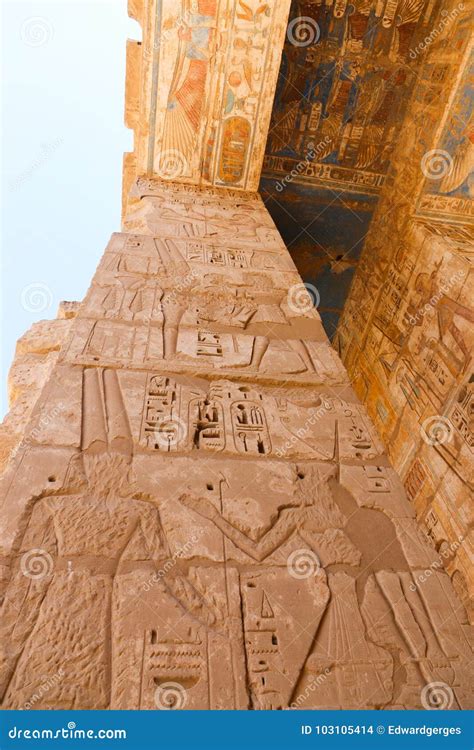 Templo De La Ciudad De Medinet Habu O De Habu En Luxor Imagen De