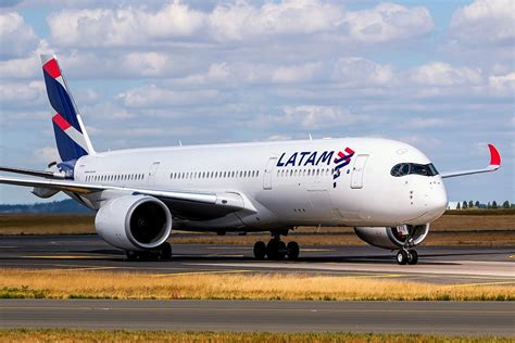 Latam Airlines se acoge a ley de quiebras en EEUU pero no cesará