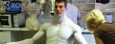Прометей киноны хүн дүрст харийн хүнийг хэрхэн бүтээсэн бэ?