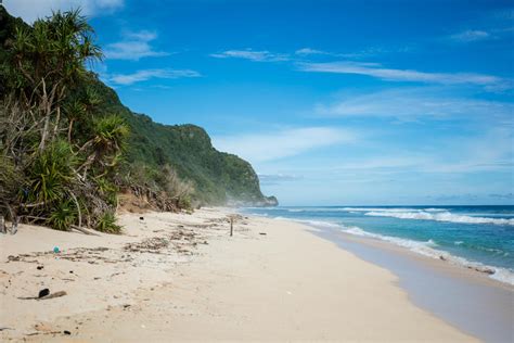 As melhores praias para ir em cada mês do ano e duas são portuguesas