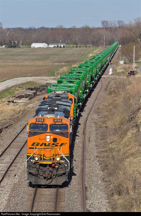 Bnsf 6198 Bnsf Railway Ge Es44ac At Briar Bluff Illinois By Erik Rasmussen Bnsf Railway