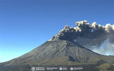 Tras exhalaciones del Popocatépetl reportan caída de ceniza en