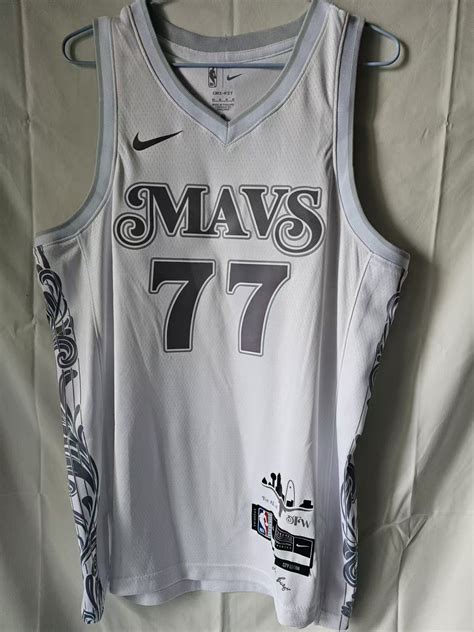 luka dončić jersey 4