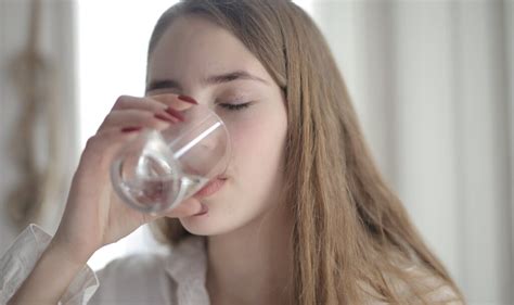 Discover The Surprising Health Benefits Of Drinking Hot Water Poori Khabar