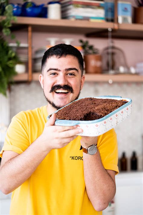 Bolo Gelado De Brigadeiro Receita Fácil E Deliciosa Danielle Noce