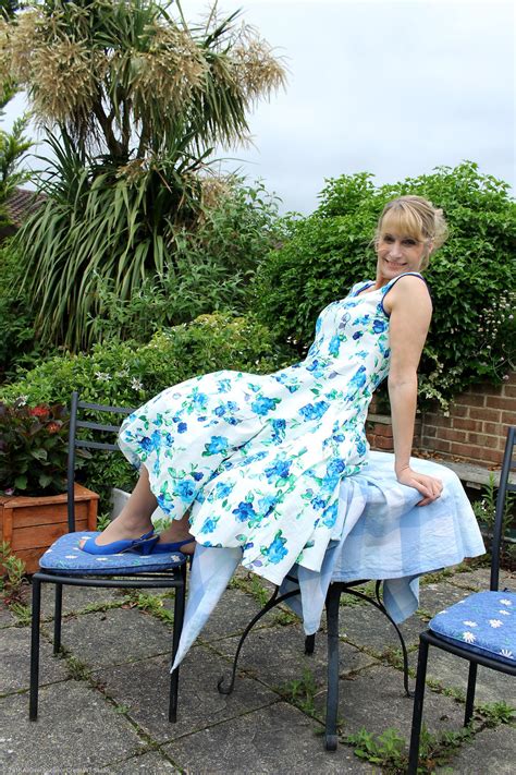 Mature Lady Jane B Shows Her Juicy Tits Trimmed Pussy In Her Wedding Dress CoedCherry