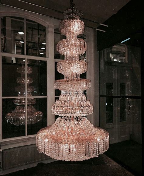 Pin By Gen Kainat On Luminescence Luxury Classy Aesthetic Chandelier