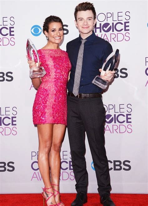 Gambar Foto Lea Michele Dan Chris Colfer Berfoto Dengan Pialanya Foto 2 Dari 33