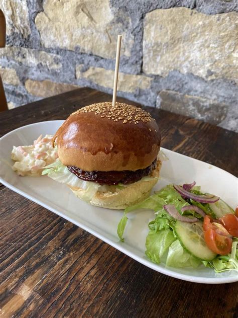 burger plain  idle bakery cafe