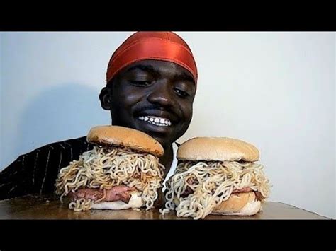 Noodle Burger The Famous Indian Nibba Nibbi Burger Review Youtube