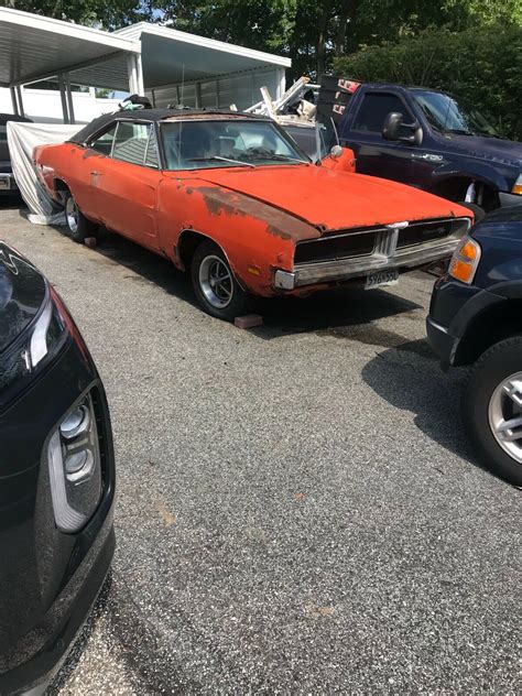 1969 Dodge Charger R T Magnum 440 Has Been Sitting For 22 Years Still A Looker Autoevolution