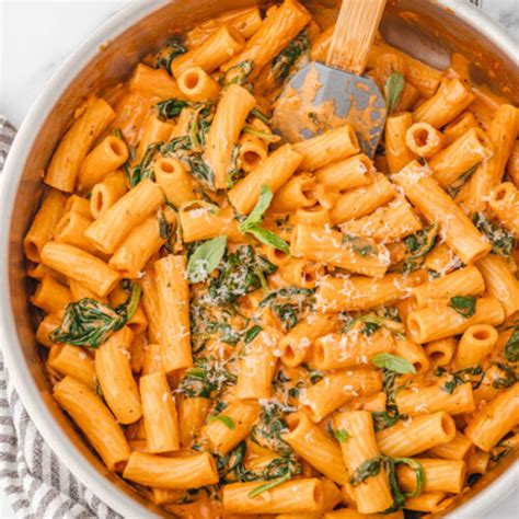 Creamy Tomato Spinach Pasta The Dinner Bite