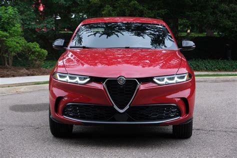 2023 Alfa Romeo Tonale Review A Cool Looking And Efficient Crossover Gear Patrol