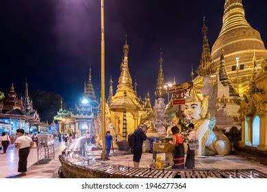 1,319 Yangon night view Stock Photos, Images & Photography | Shutterstock