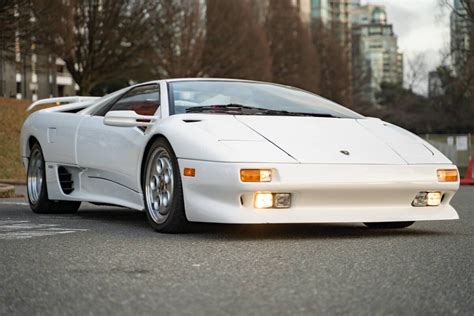 Stunning Survivor Supercar 1991 Lamborghini Diablo Barn Finds