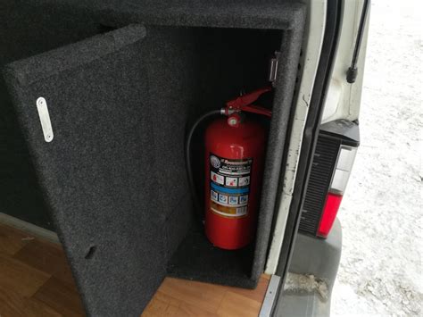 Огнетушитель должен быть — Nissan Vanette (4G), 1,8 л, 2007 года ...