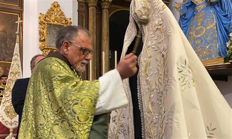 La Virgen De La Paz Cuenta Con Un Nuevo Manto